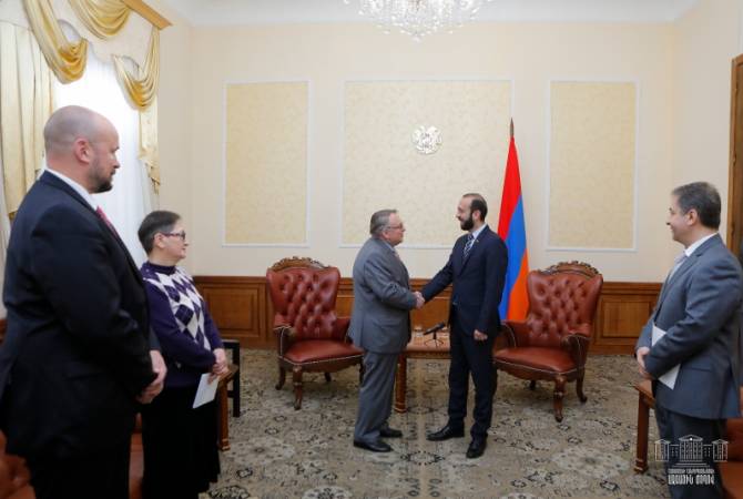 Арарат Мирзоян и посол Чехии в Армении обсудили перспективы сотрудничества