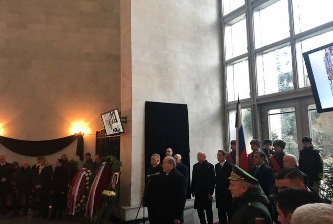 رئيس جمهورية أرمينيا أرمين سركيسيان يحضر جنازة الجاسوسة السوفيتية الأسطورية كوهار فاردانيان بموسكو