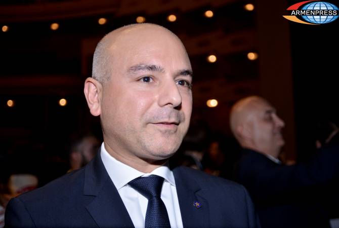  Eric Esrailian joins PM Pashinyan’s initiative to transfer money to Hayastan Fund