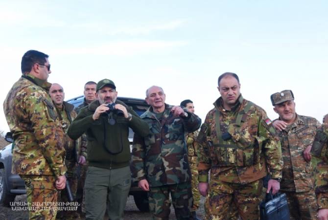 رئيس الوزراء الأرميني ن.باشينيان ورئيس آرتساخ ب.ساهاكيان يزوران مراكز عسكرية حدودية بآرتساخ