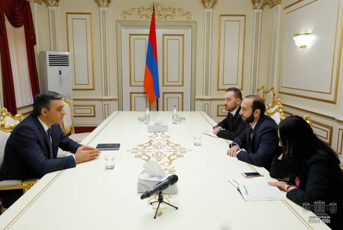 Speaker of Parliament holds meeting with Ombudsman Tatoyan