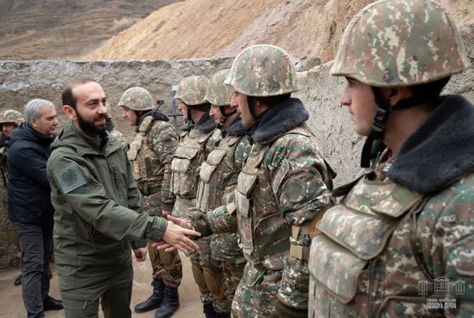 رئيس البرلمان الأرميني آرارات ميرزويان يزور عدة مواقع حدودية للقوات المسلحة الأرمينية... 
