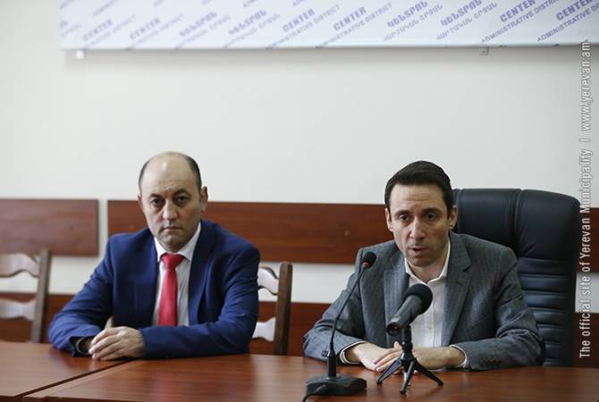 Мэр Еревана представил сотрудникам аппарата административного района Кентрон 
нового руководителя