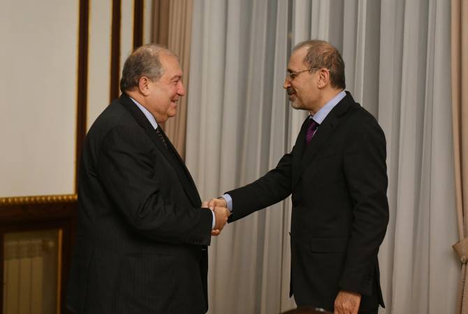 Король Иордании выражает готовность содействовать двустороннему сотрудничеству с 
Арменией


