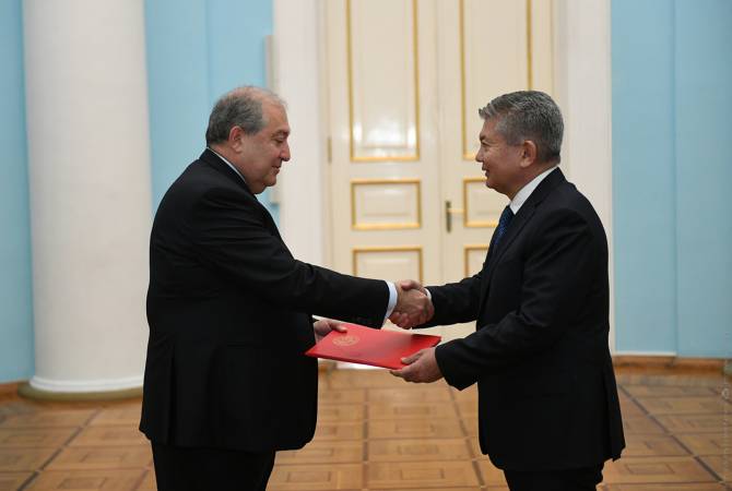 Newly appointed Ambassador of Kyrgyzstan delivers credentials to President Sarkissian