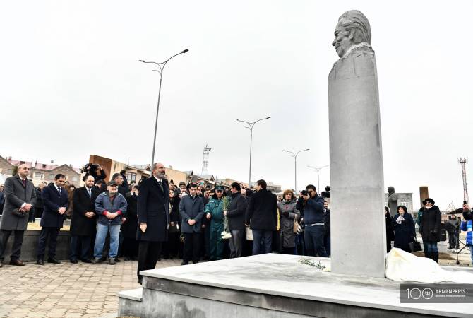 Town of Spitak inaugurates Kirk Kerkorian bust 