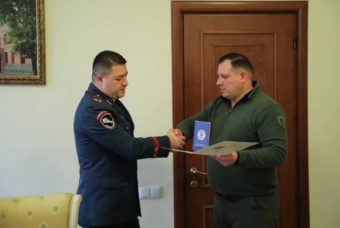 АРМЕНИЯ: Председатель СК наградил заместителя прокурора Котайкской области и группу сотрудников полиции