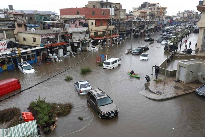 В Бейруте проливные дожди затопили улицы и подъезд к аэропорту