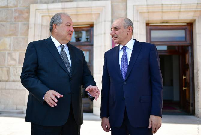 President Sarkissian felicitates Artshakian counterpart on “triple-holidays of December” 