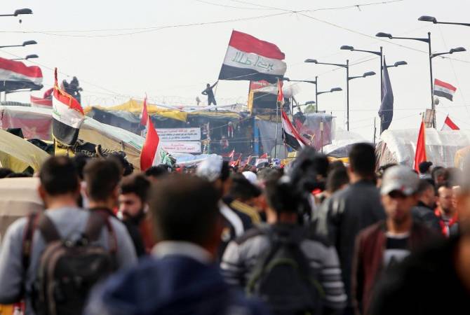 СМИ: протестующие в Багдаде выдвинули требования к кандидатам на пост премьера 
Ирака