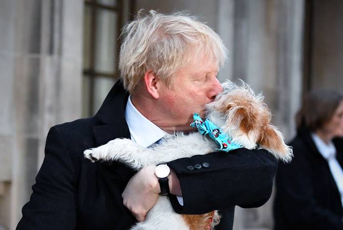 Բրիտանիայի վարչապետը եւ Լոնդոնի քաղաքագլուխն ընտրատեղամասեր են գնացել իրենց շների հետ 
