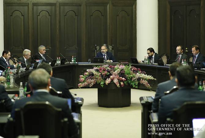 PM refers to current state of affairs in system of public administration at Cabinet meeting