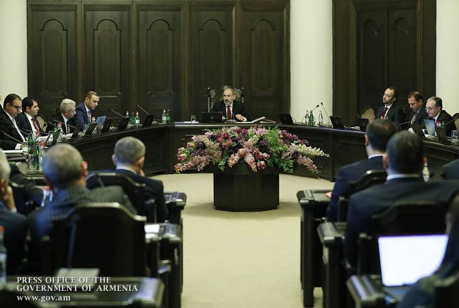 PM Pashinyan chairs Cabinet meeting
