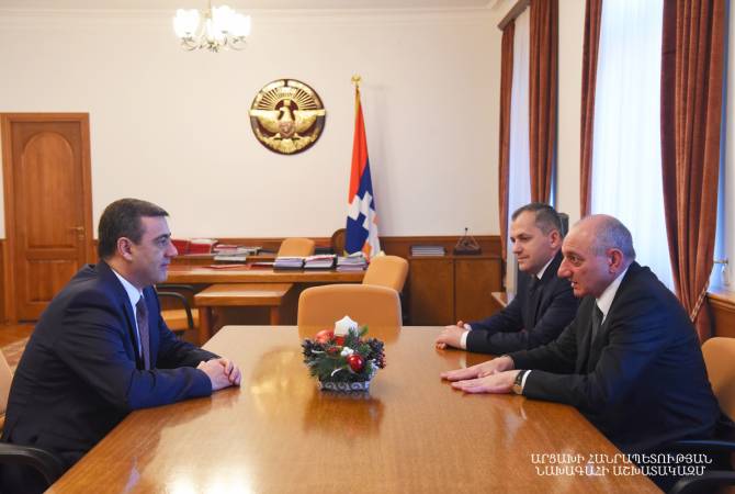 President of Artsakh receives acting NSS Director of Armenia
