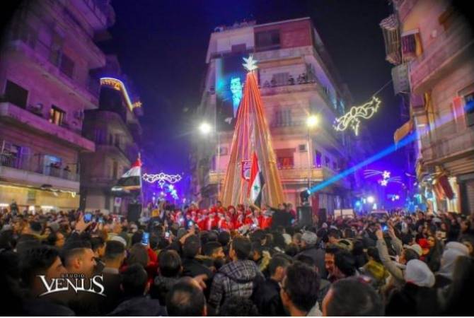 В районе Азизие в Алеппо зажглись огни рождественской елки   Армянского 
Гимнастического Союза