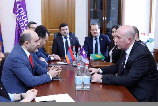 Opposition Bright Armenia faction MPs meet with acting Police Chief