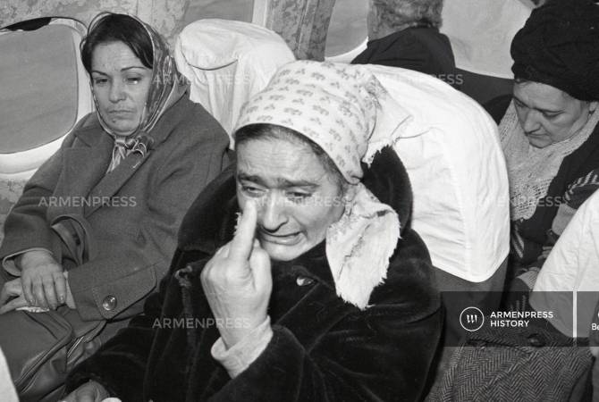 Врывались в дома, избивали, насиловали и убивали людей: gazeta.ru о погромах армян в 
Баку

