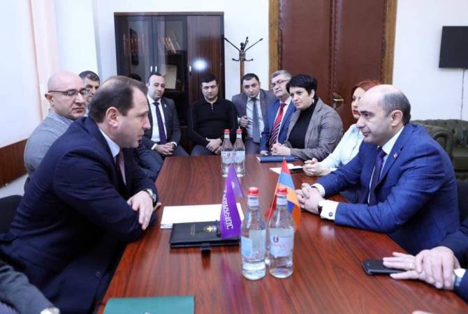 Депутаты фракции "Просвещенная Армения" встретились с министром обороны Давидом 
Тонояном