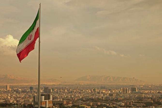  В Иране заявили о значительных убытках для экономики страны из-за санкций США 