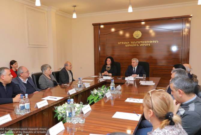 Le Parlement d'Artsakh a tenu une discussion consacré au 30e anniversaire des pogroms de 
Bakou