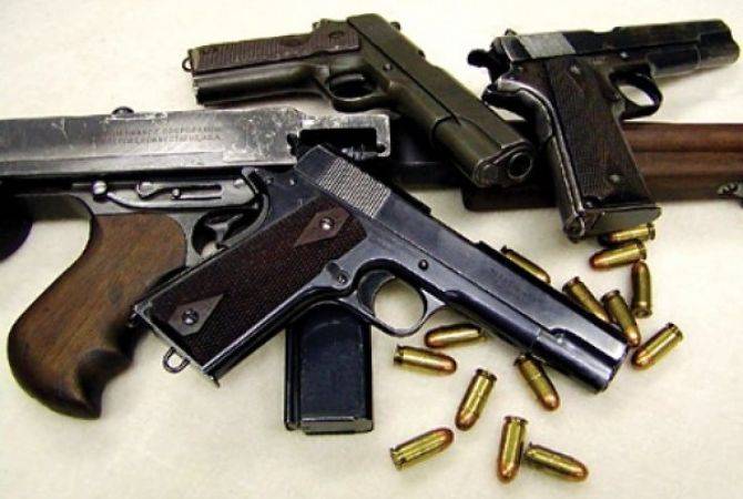 Ինքնաձիգներ, ատրճանակներ, հրացաններ․ ոստիկանության բաժիններում ապօրինի 
զենքեր են հանձնվել