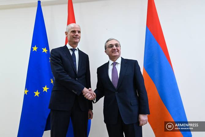 Глава МИД Нидерландов вручил Зограбу Мнацаканяну заявление об открытии посольства 
в Ереване

