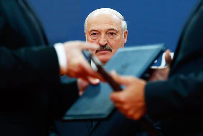 Лукашенко отказался "предавать и растворять" Белоруссию в "братской" России