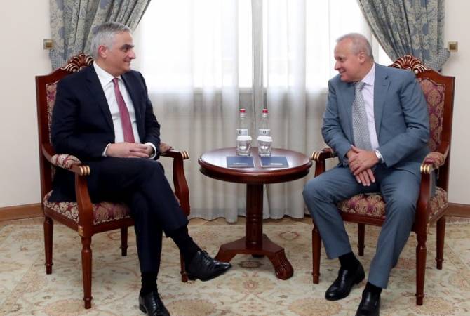Вице-премьер Армении и посол РФ обменялись мнениями по повестке армяно-российских 
отношений
