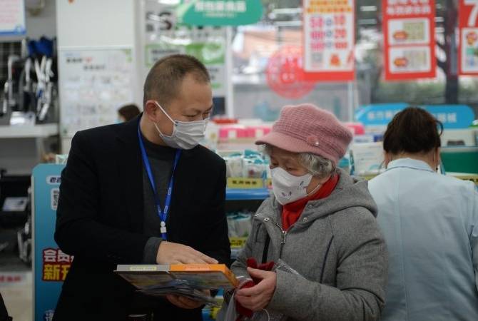  Большинство заболевших китайским коронавирусом старше 60 лет 