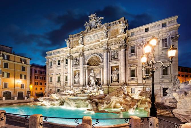 Власти Рима установят защитные барьеры вокруг фонтана Треви