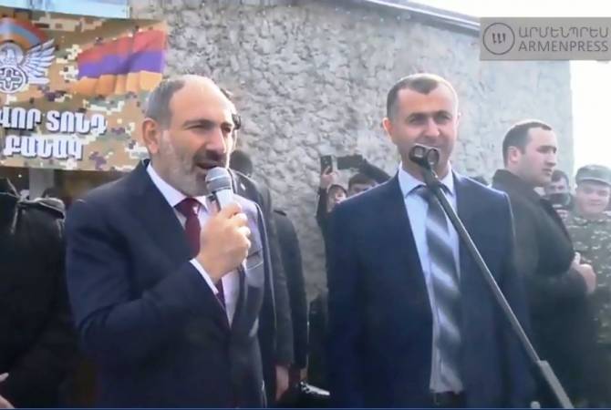 Pashinyan attends Army Day celebrations in Vardenis town