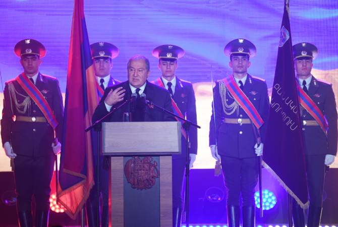 Президент Армении Армен Саркисян принял участие в торжественном мероприятии по 
случаю Дня Армии