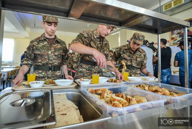 Минобороны Армении заявило об организации услуг закупки продовольствия воинской 
части