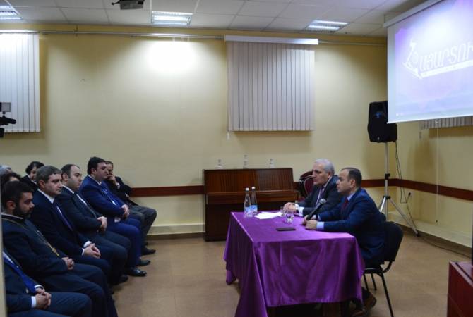 Заре Синанян встретился с армянской общиной Тбилиси

