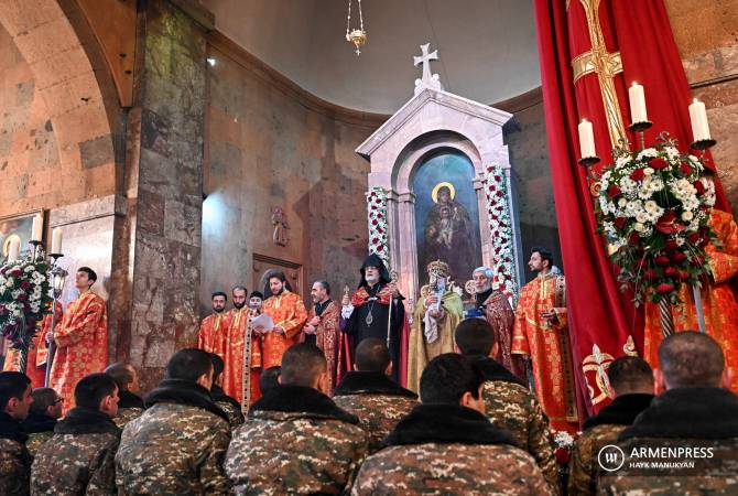  Десница Святого Саркиса  доставлена  в Кафедральный  собор Св.Саркиса 
