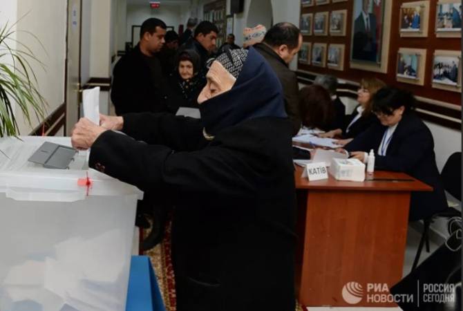 Азербайджане  начались  внеочередные парламентские выборы