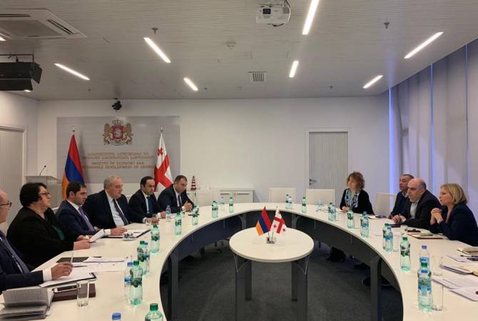 Министр Папикян обсудил с Нателой Турнавой текущие армяно-грузинские 
энергетические проекты


