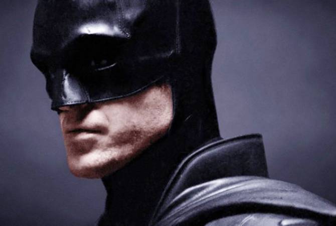 В Сети появились первые кадры с Бэтменом в новом костюме