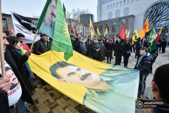 Курдская община  Армении провела  марш протеста в связи с 20-летием заключения  
Оджалана