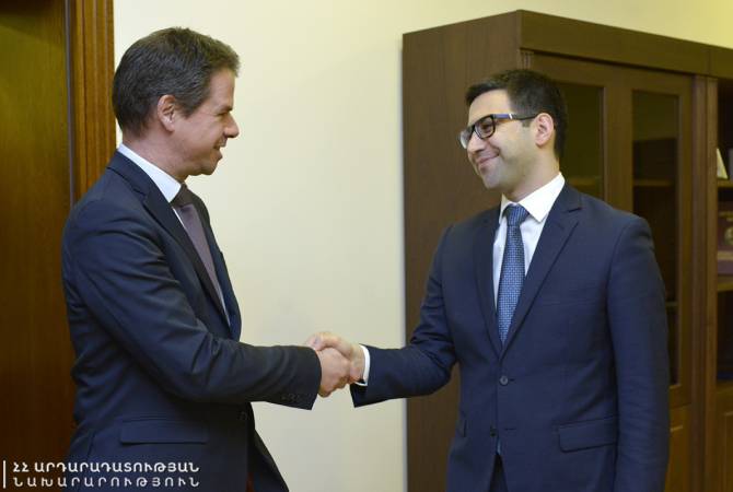 Armenian justice minister holds meeting with French Ambassador