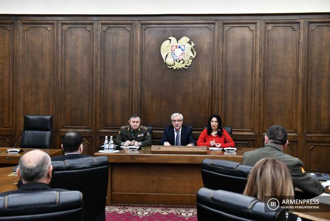 Артак Давтян для обсуждения событий в армии приглашен в Национальное собрание

