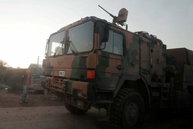 Турция отправила 300 военных грузовиков на границу с Идлибом