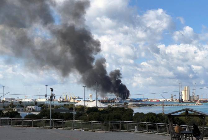 Ливийская армия уничтожила турецкое судно с оружем в порту Триполи