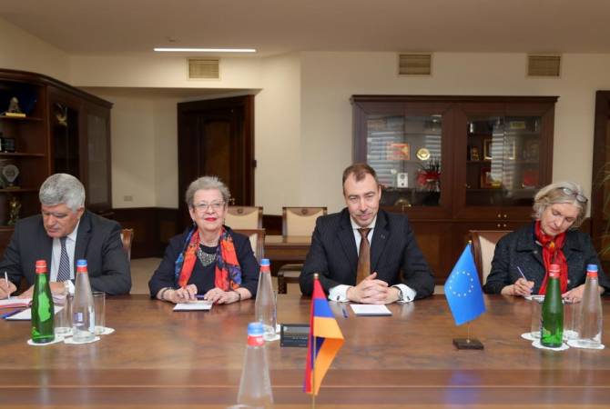 ЕС готов содействовать активизации переговоров в формате сопредседателей Минской 
группы ОБСЕ

