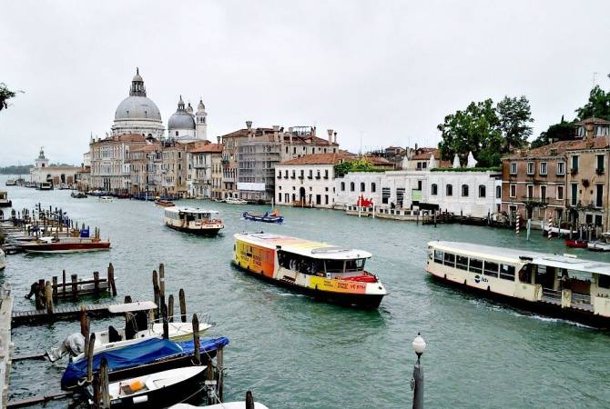 В Венеции будут дезинфицировать общественный транспорт