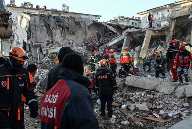 Число пострадавших в Иране при землетрясениях достигло 104 человек