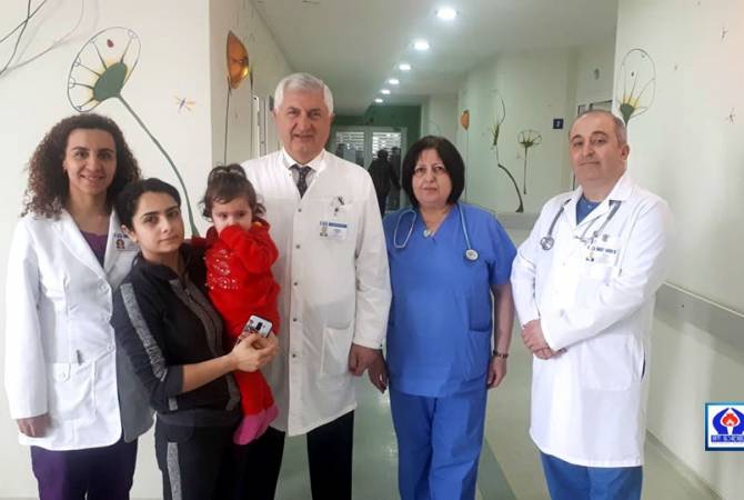 Երևանում պատուհանից ընկած 1.5 տարեկան աղջիկն արդեն առողջ է և դուրս է գրվել 
հիվանդանոցից