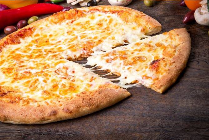 Во Франции приготовили пиццу с 257-ю сортами сыра
