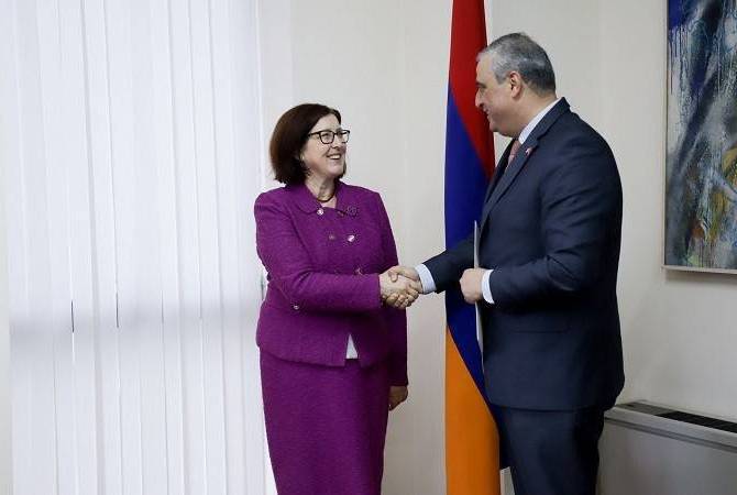 سفيرة كندا المعينة حديثاً بأرمينيا أليسون ليكلاير تقدّم أوراق اعتمادها