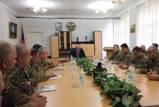 President of Artsakh introduces new commander of Defense Army to staff
